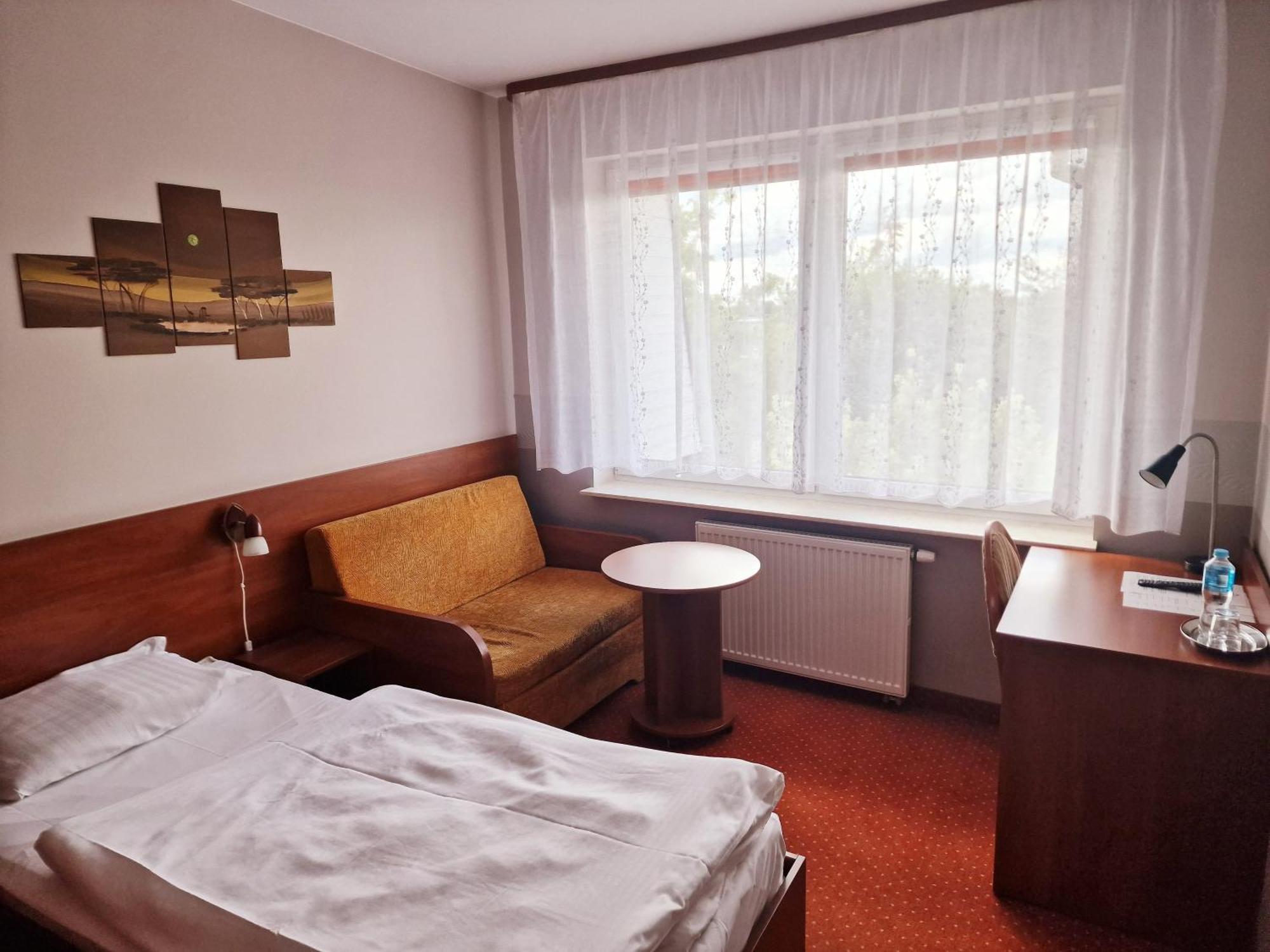 Hotel Podróżnik Koszuty Exterior foto