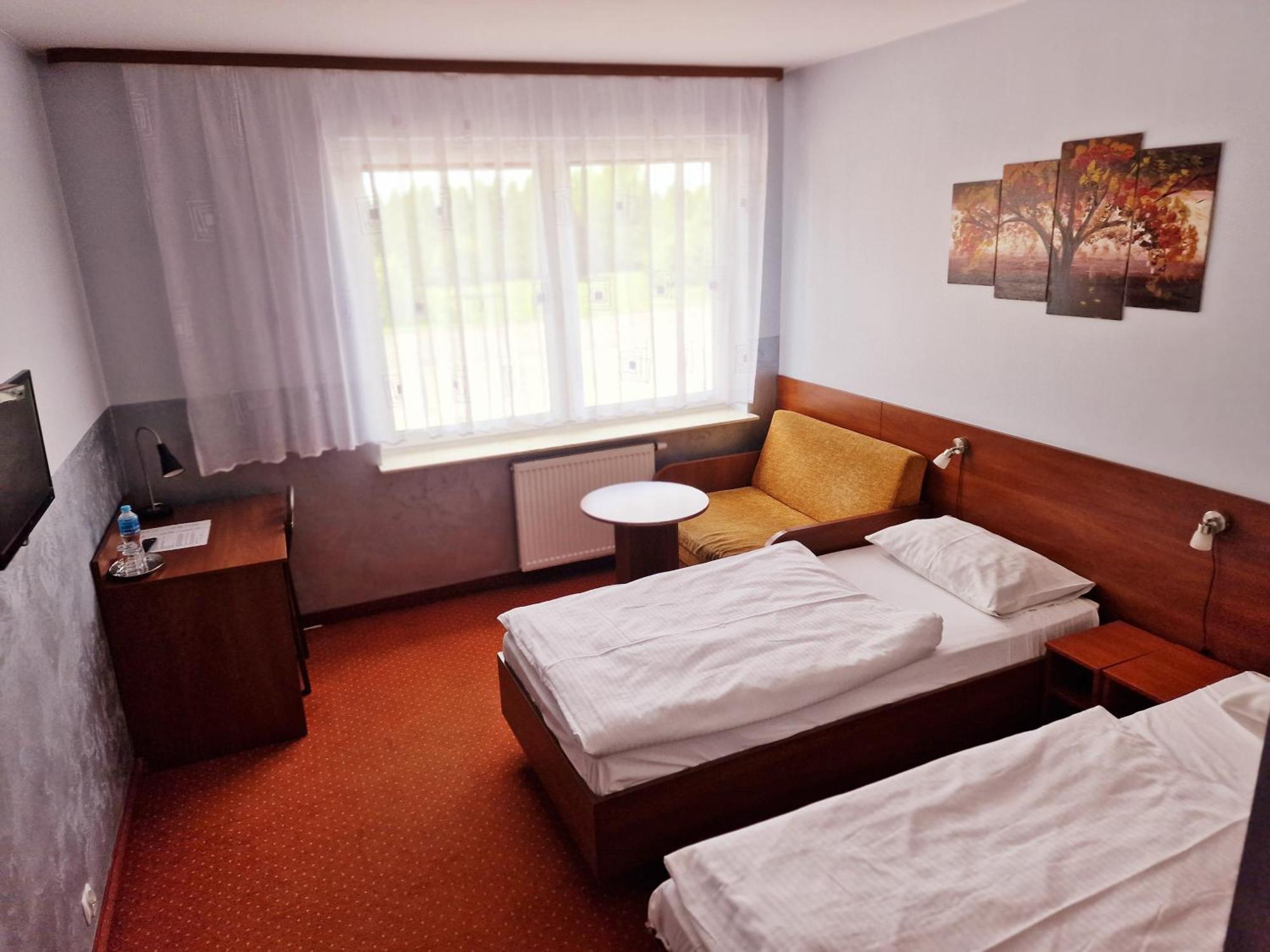 Hotel Podróżnik Koszuty Exterior foto