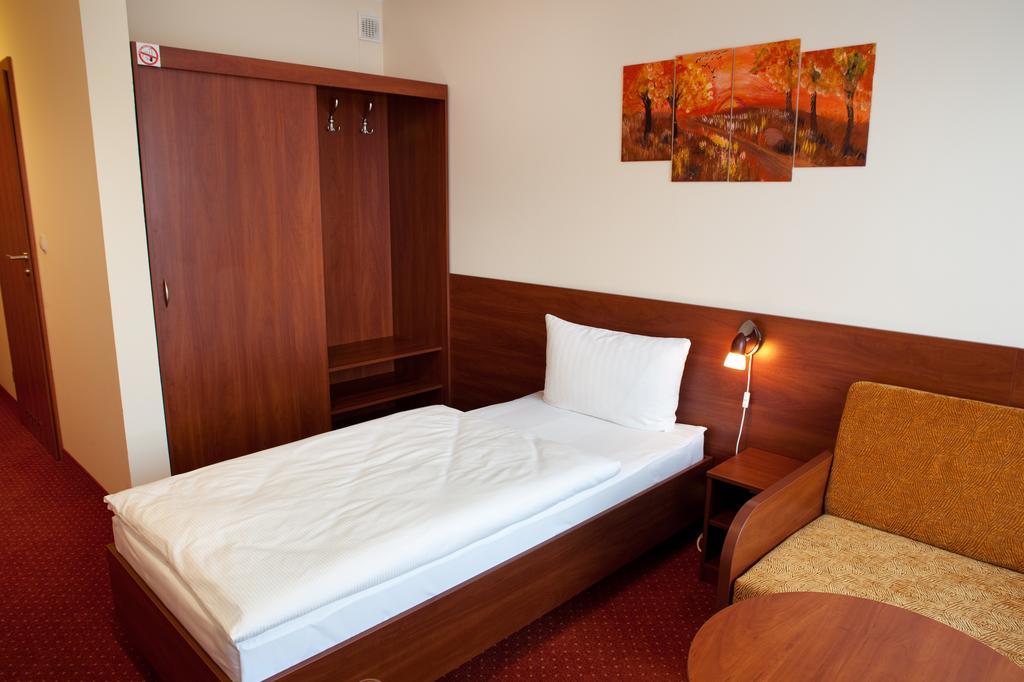 Hotel Podróżnik Koszuty Exterior foto